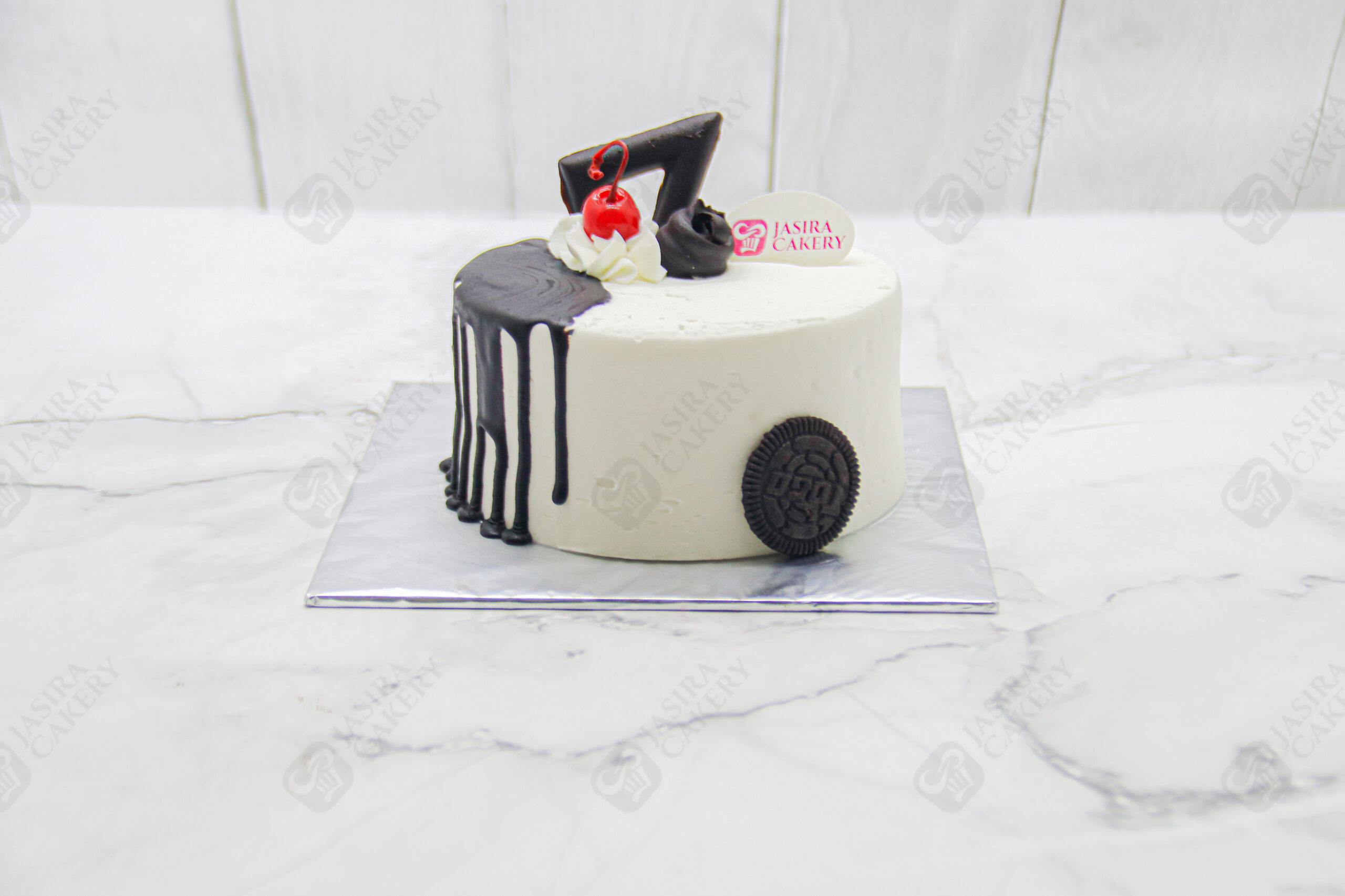 Classic Harmony Dripcake 12cm by Jasira Cakery - Image 2