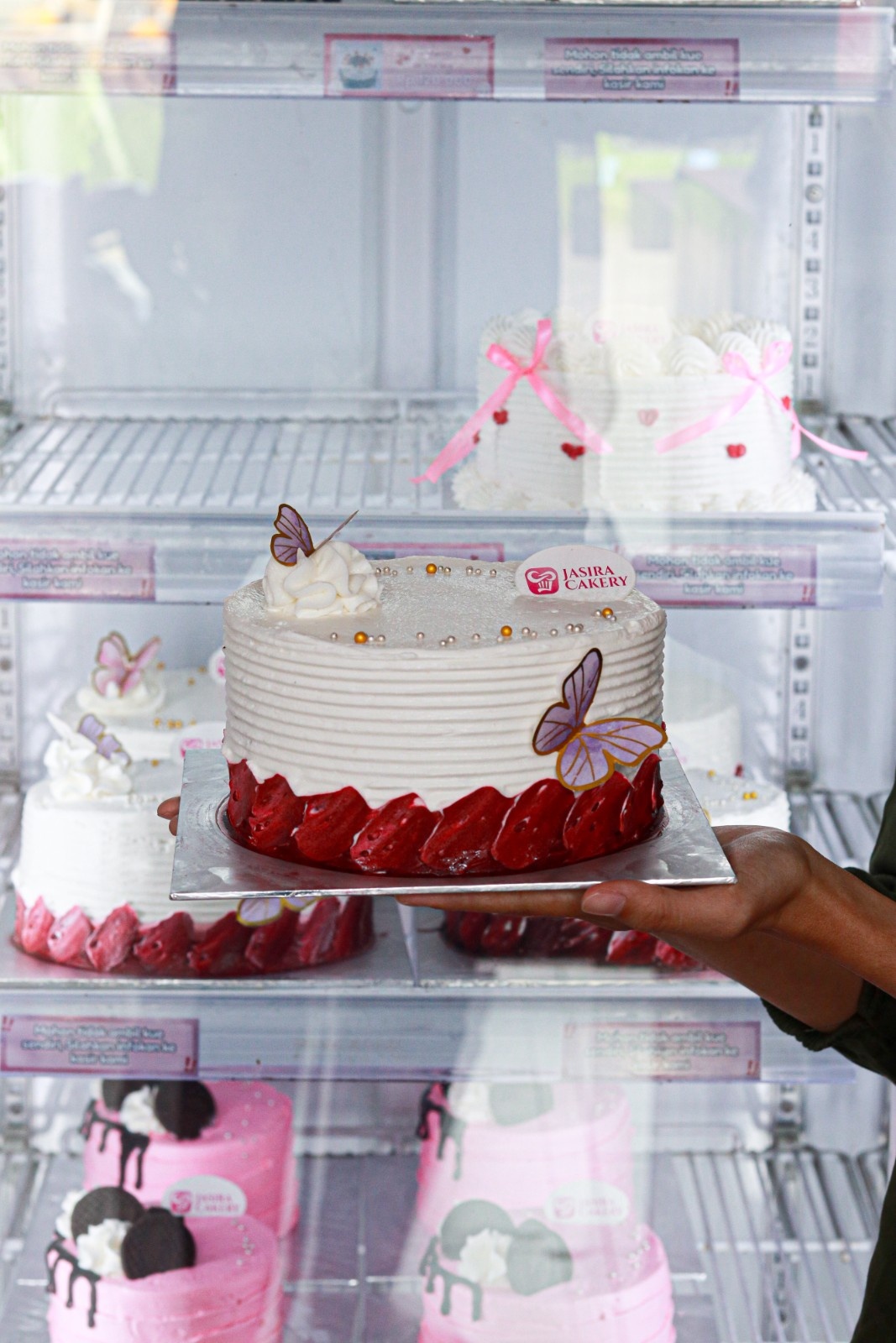 Velvet Bloom Cake 16cm by Jasira Cakery - Gambar 2