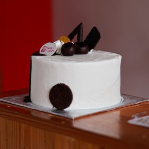 Classic Harmony Drip Cake 16cm by Jasira Cakery