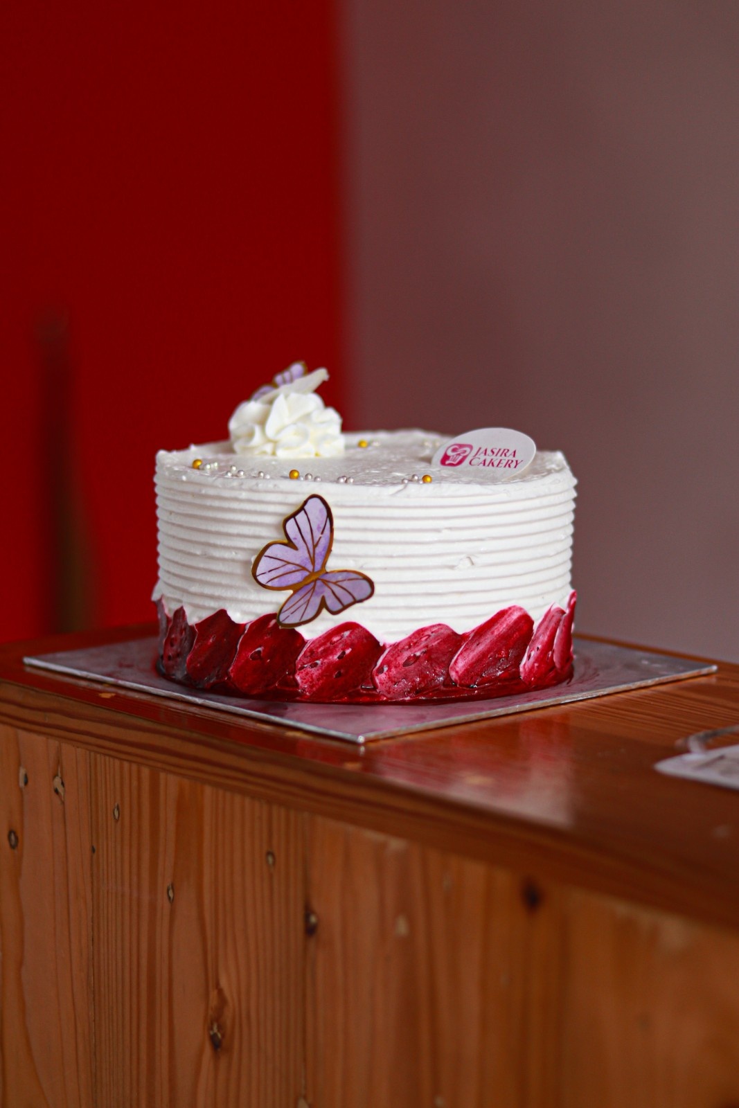 Velvet Bloom Cake 16cm by Jasira Cakery - Gambar 3