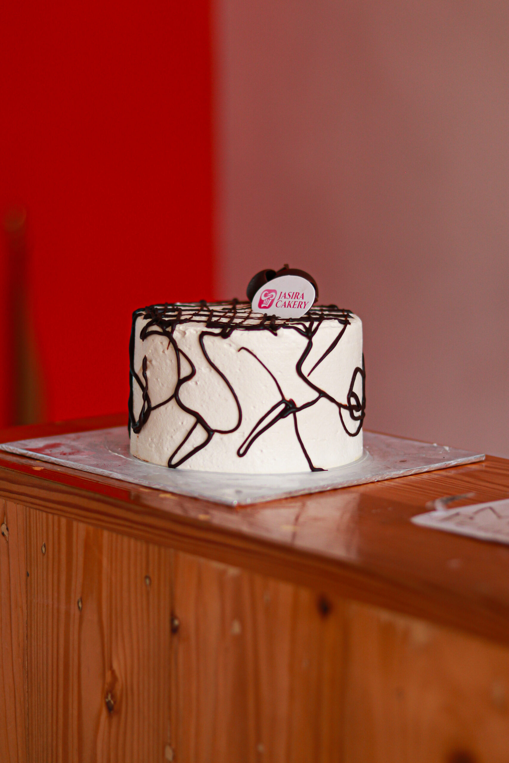 Classic Vanilla Drip 12cm by Jasira Cakery - Gambar 2