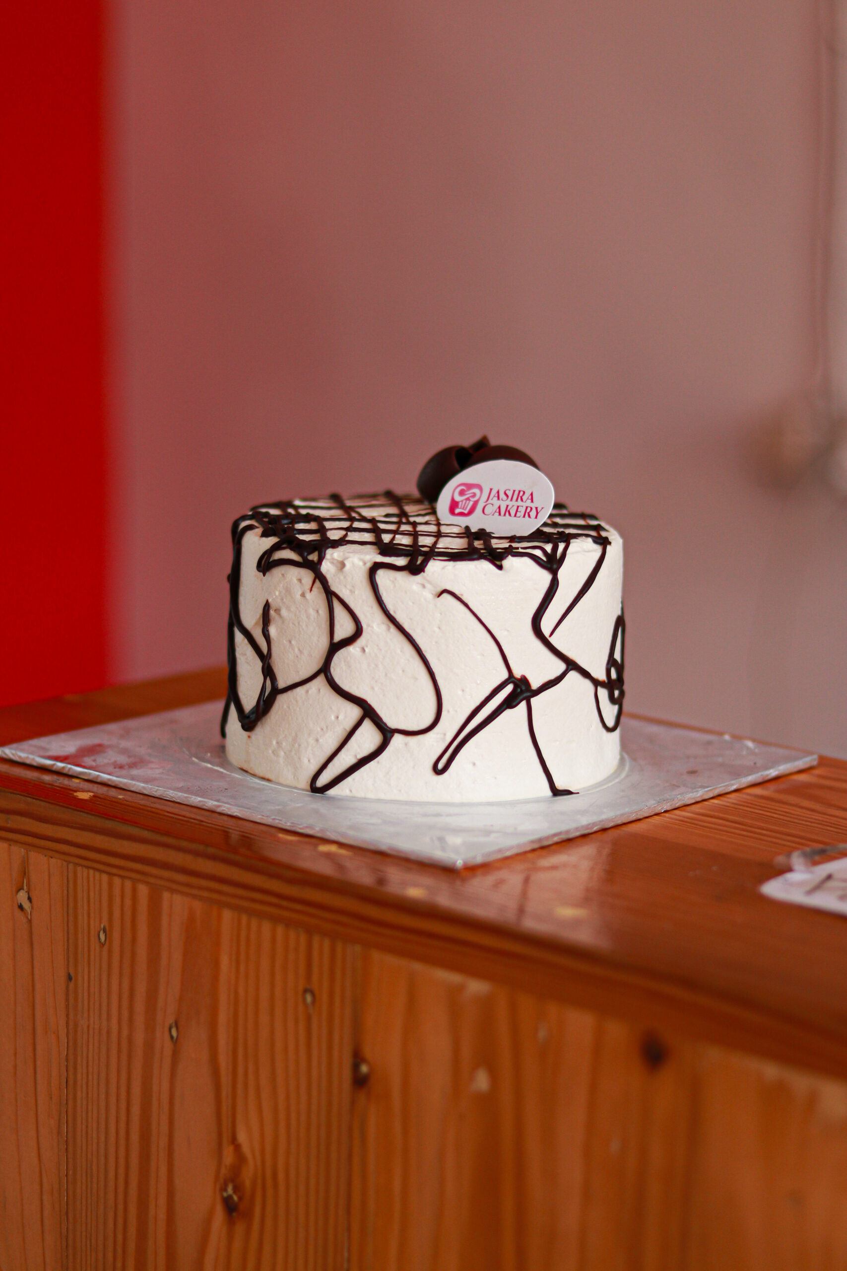Classic Vanilla Drip 12cm by Jasira Cakery - Gambar 4