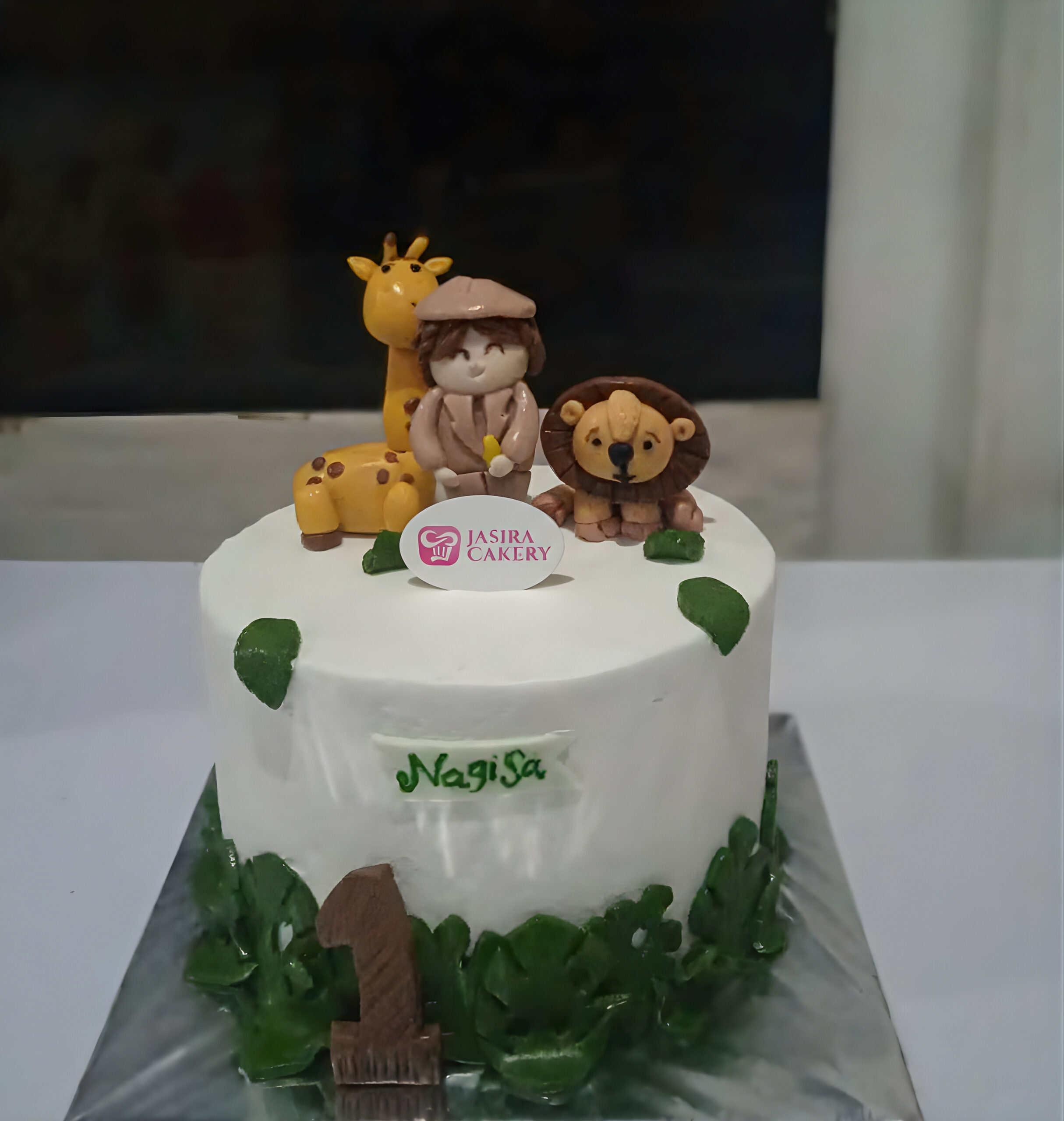 Custom Cake Tema Zoo by Jasira Cakery