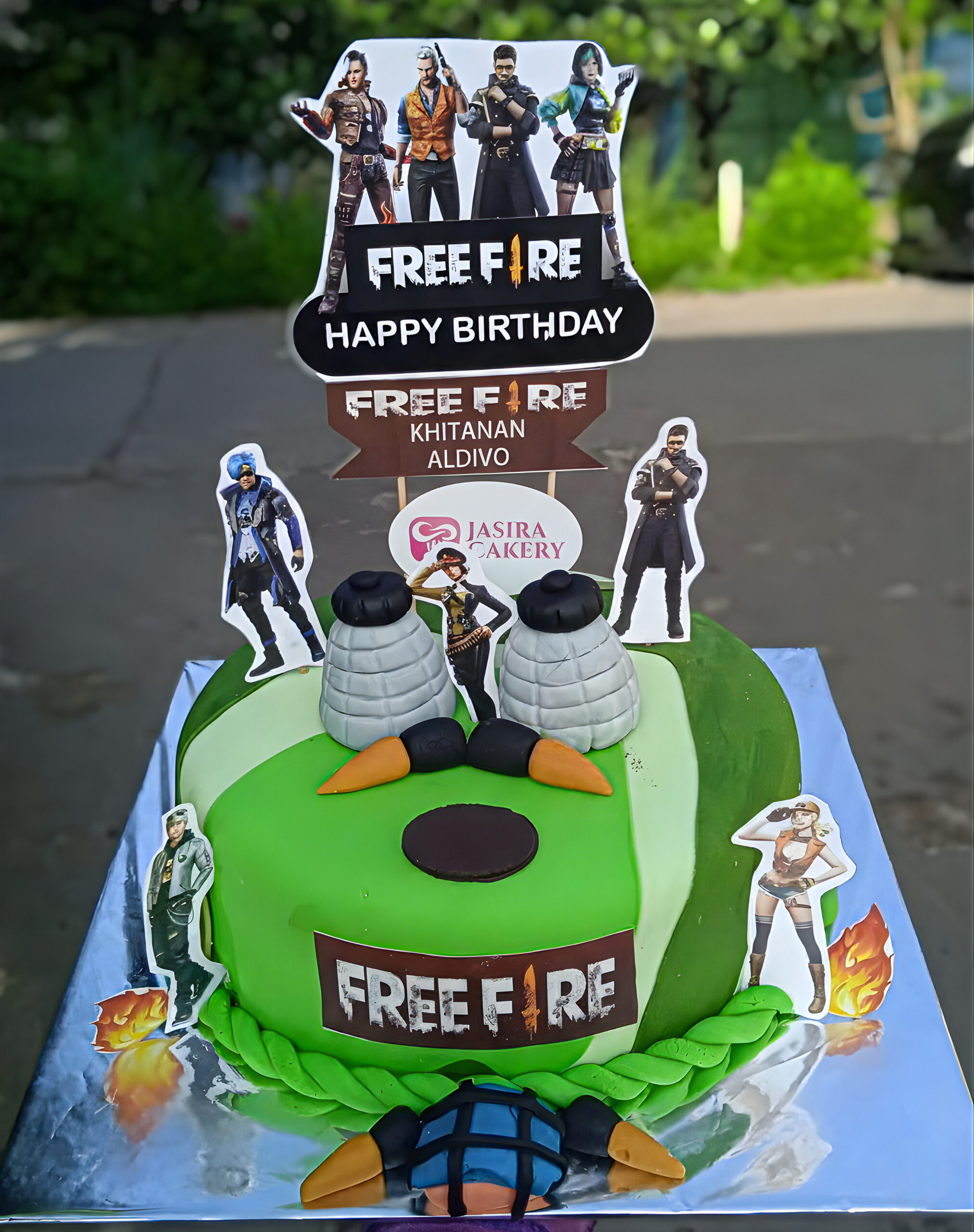 Custom Cake Fondant Tema Free Fire by Jasira Cakery