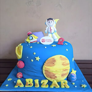 Custom Cake Fondant Tema Astronot by Jasira Cakery