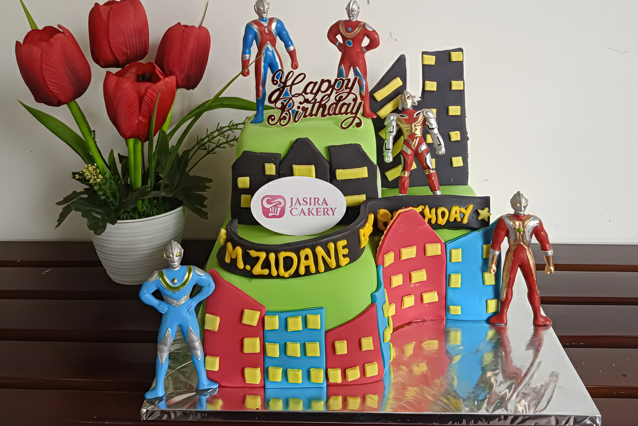 Custom Cake Fondant Tema Ultraman by Jasira Cakery
