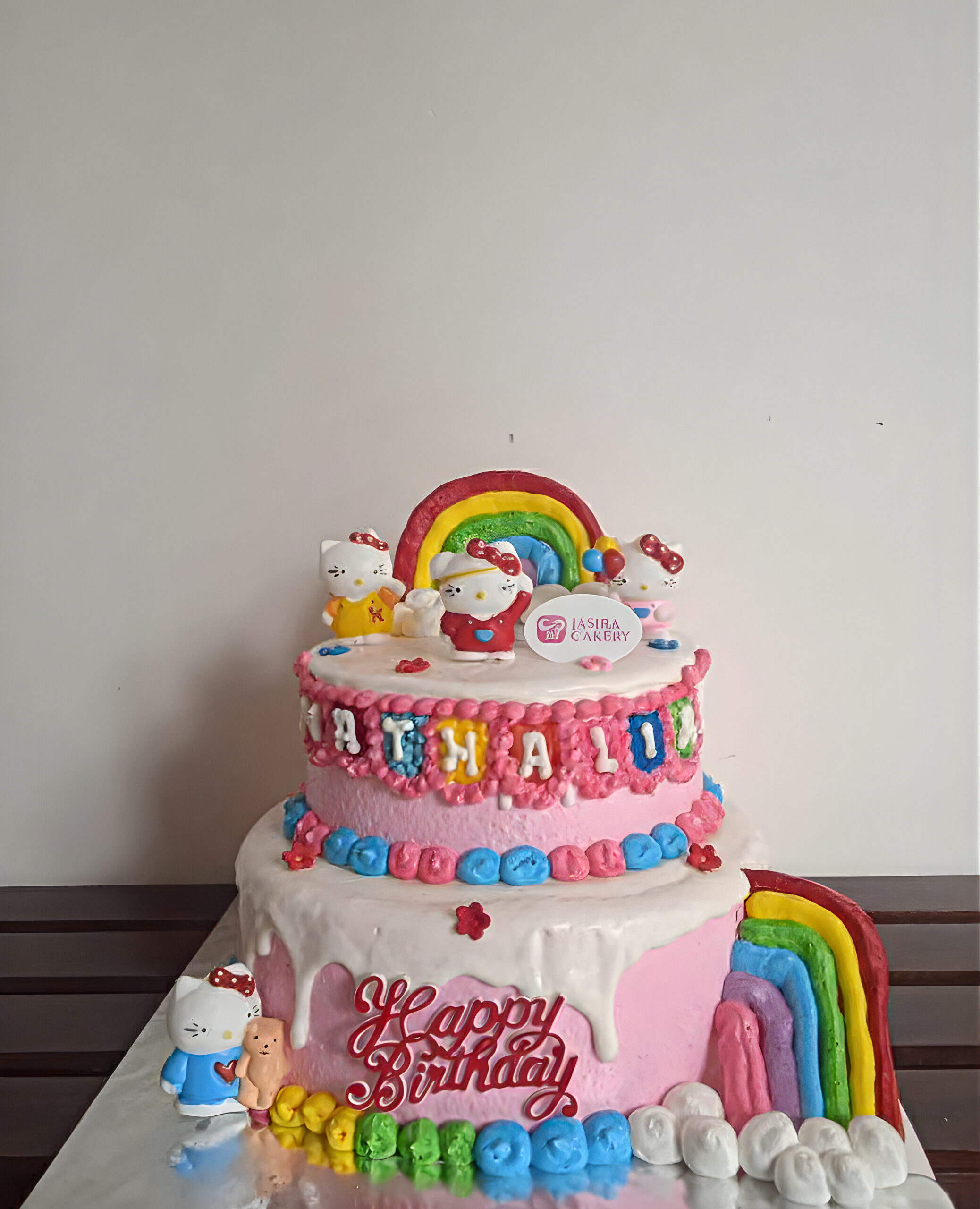 Custom Cake 2 Tingkat Tema Hello Kitty by Jasira Cakery