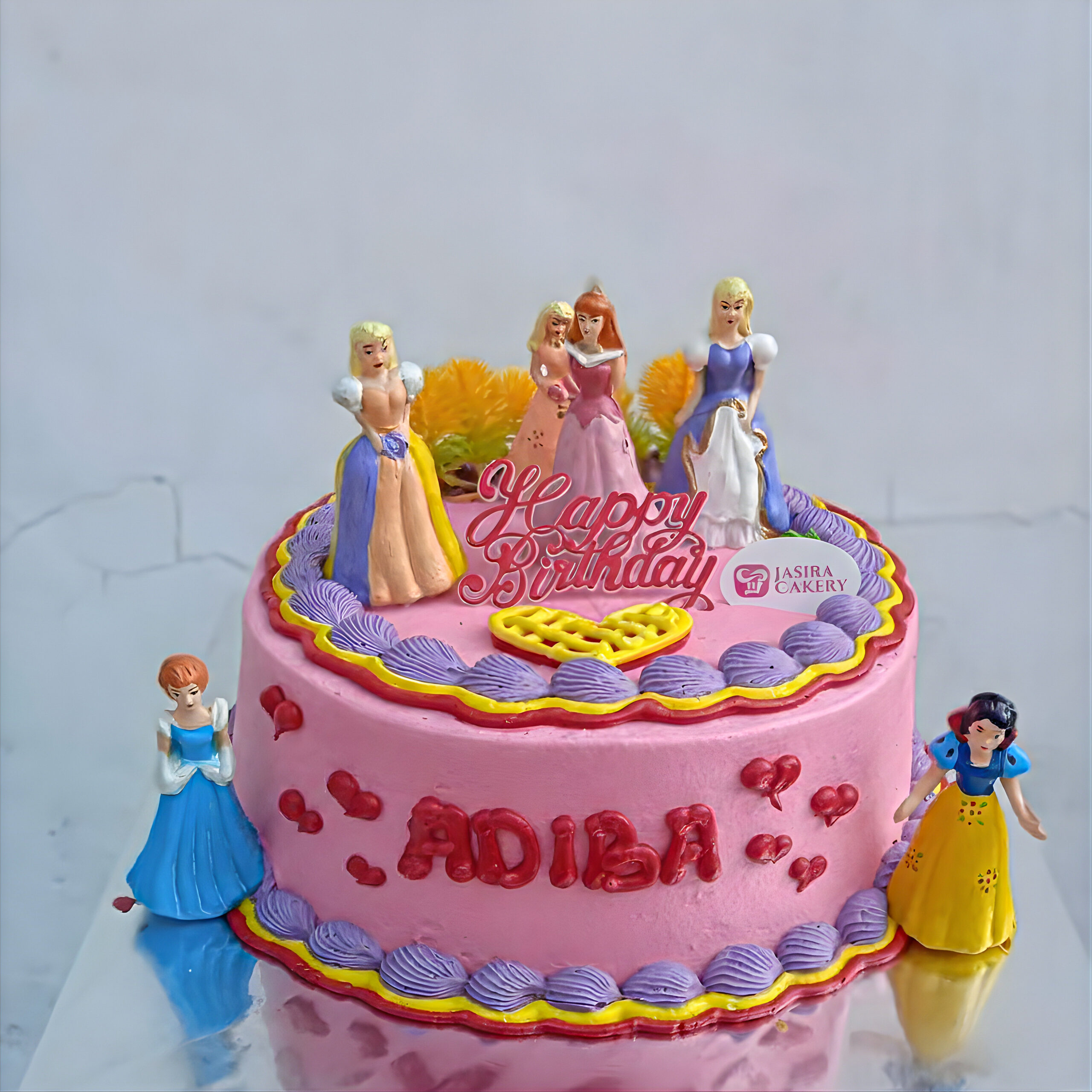 Custom Cake Tema Pricess by Jasira Cakery