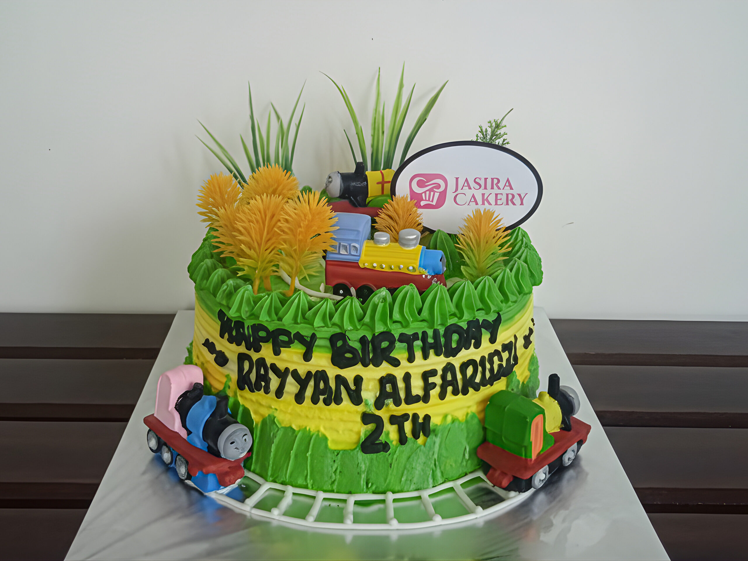Custom Cake Tema Thomas by Jasira Cakery