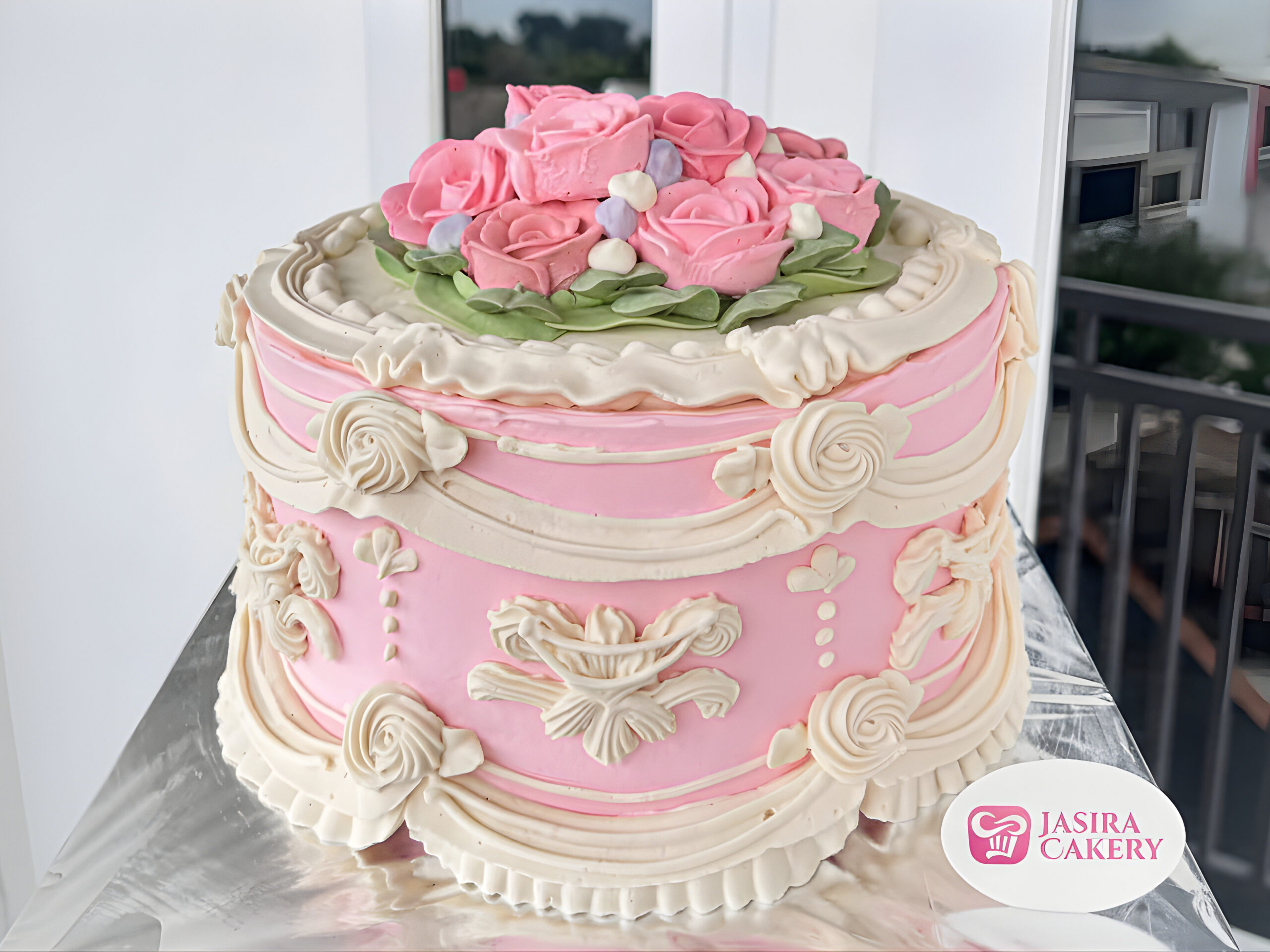 Custom Cake Reguler by Jasira Cakery