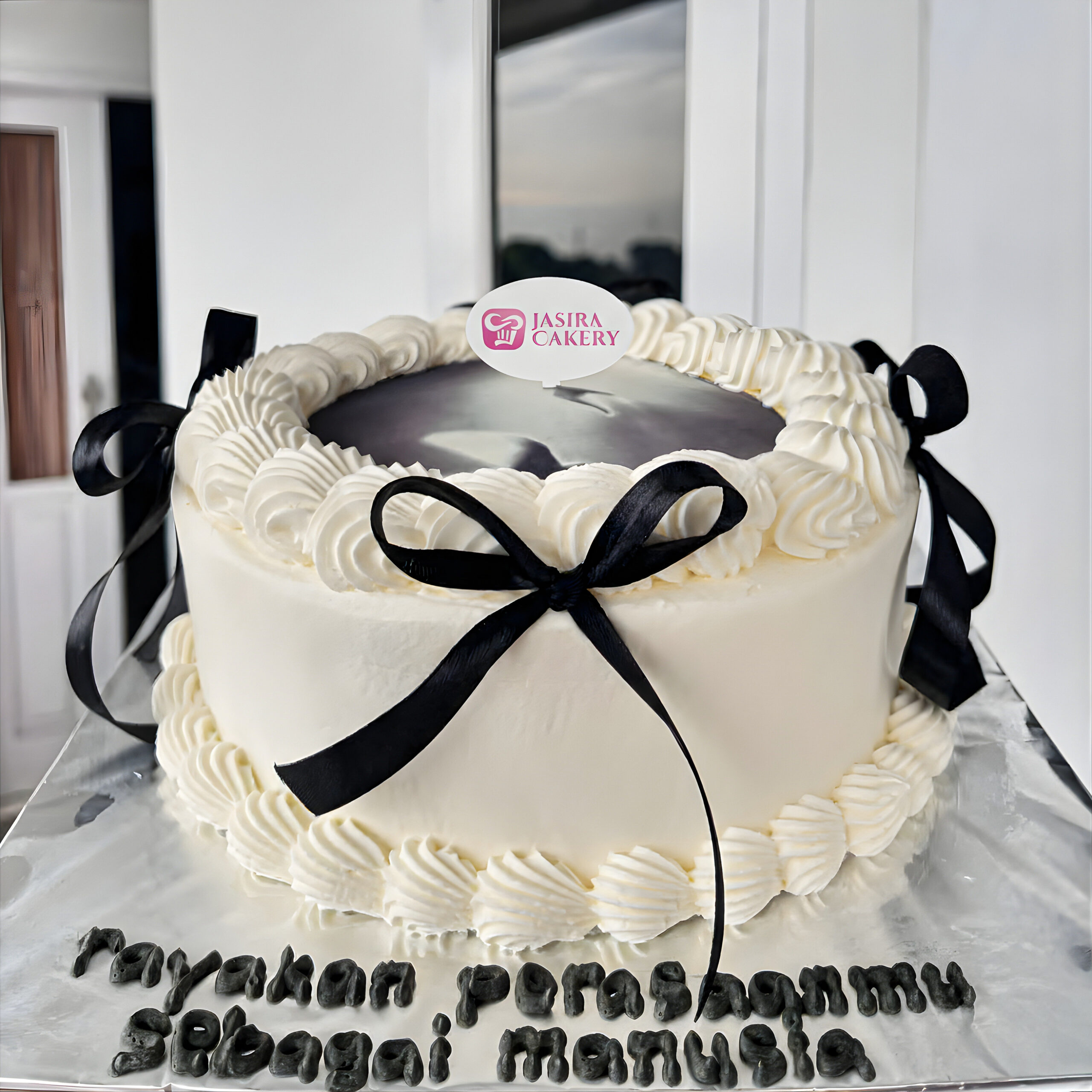 Custom Edible Cake Reguler by Jasira Cakery