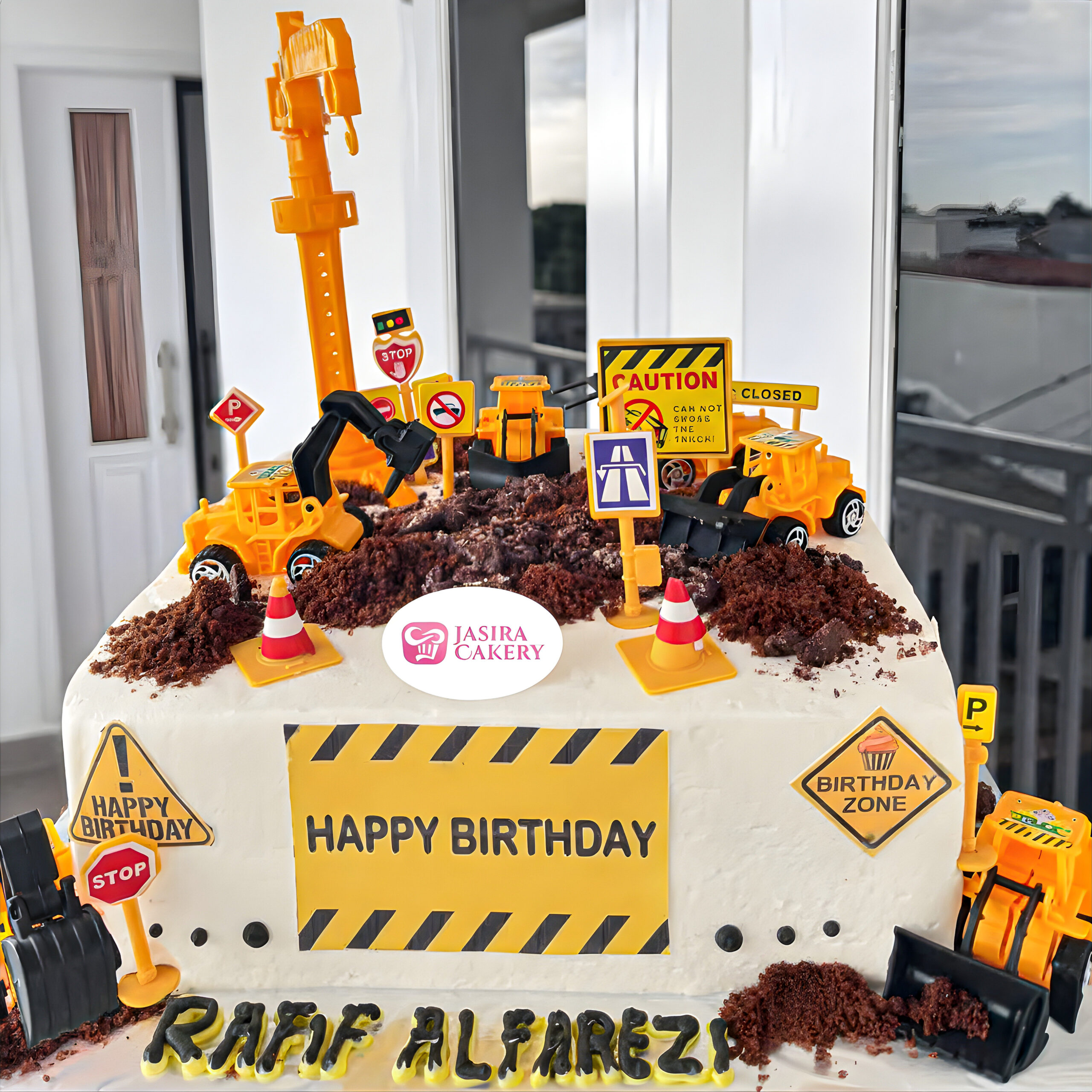 Custom Cake Tema Construction by Jasira Cakery