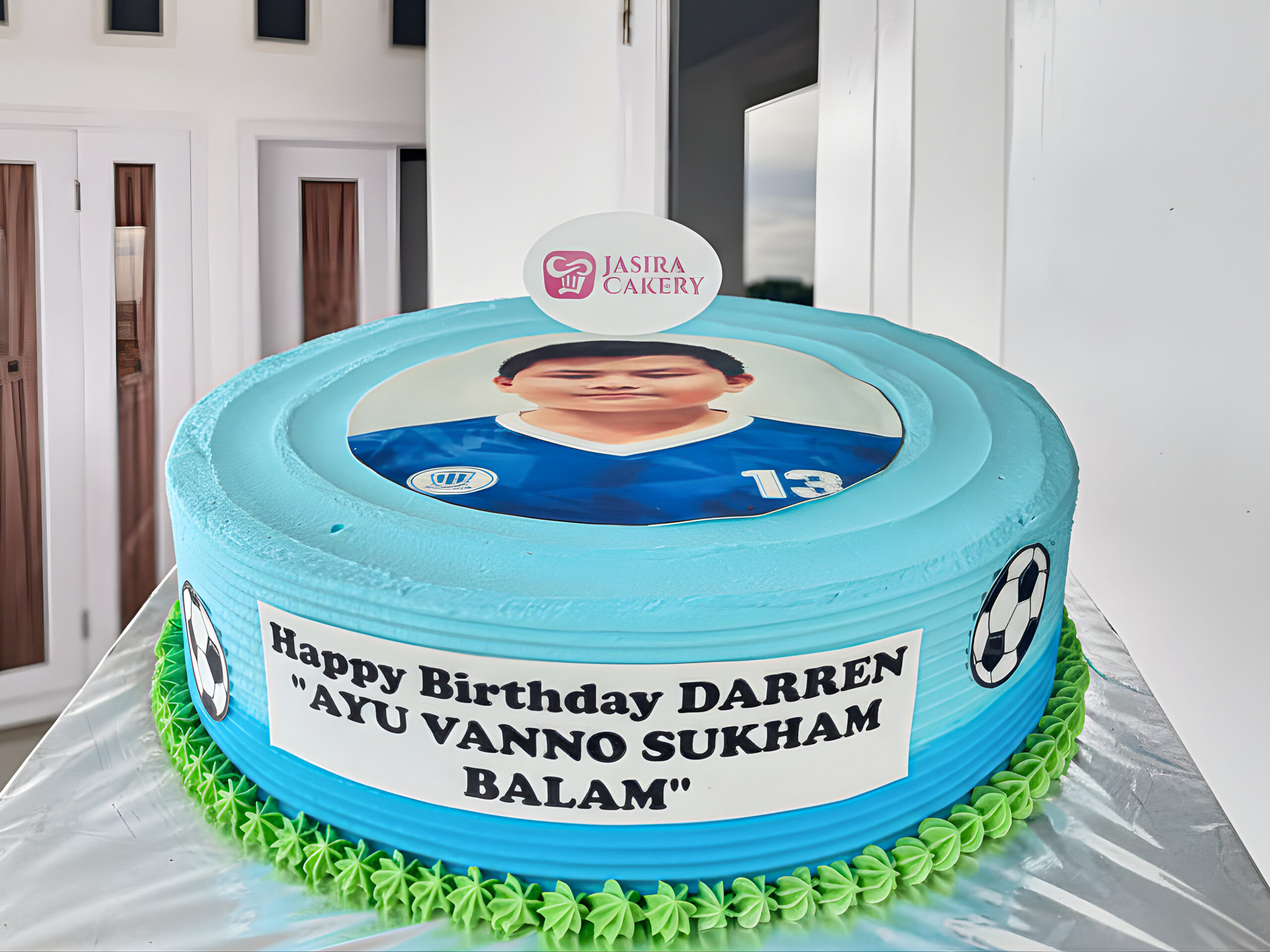 Custom Edible Cake Foto Personal by Jasira Cakery