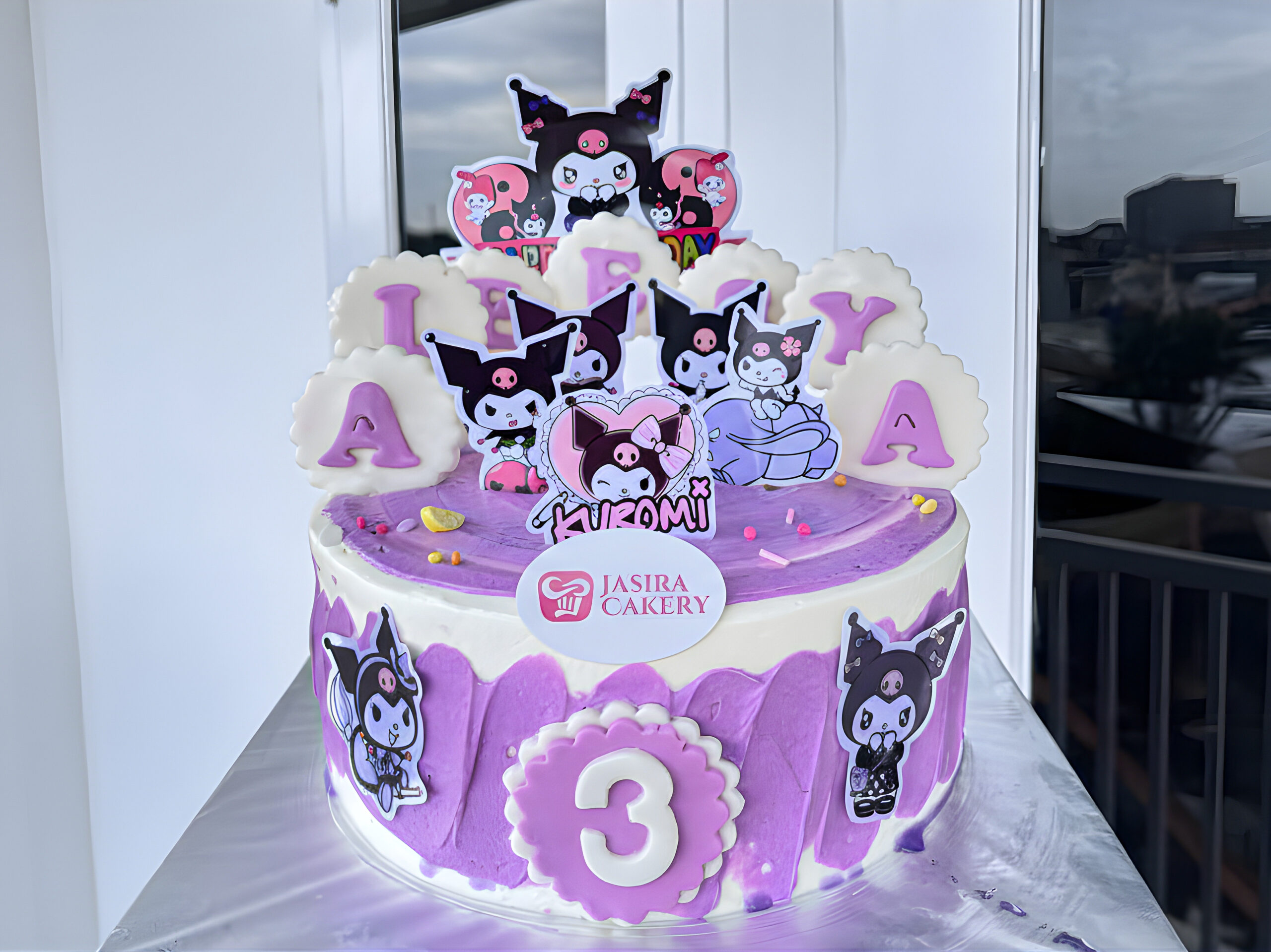Custom Cake Tema Kuromi by Jasira Cakery