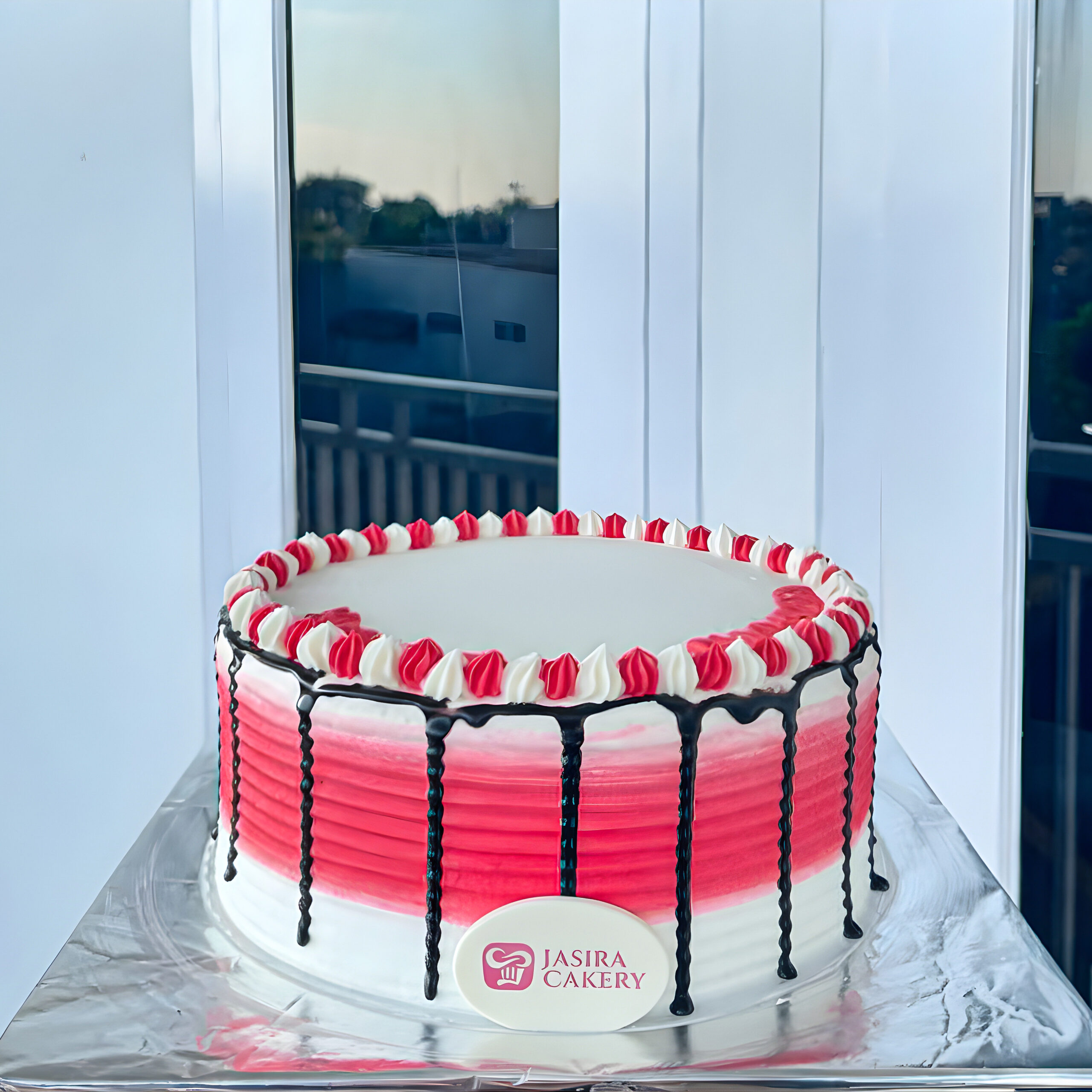 Custom Cake Reguler by Jasira Cakery