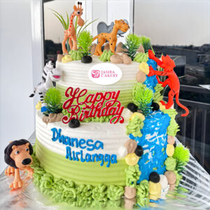 Custom Cake 2 Tingkat Tema Zoo by Jasira Cakery