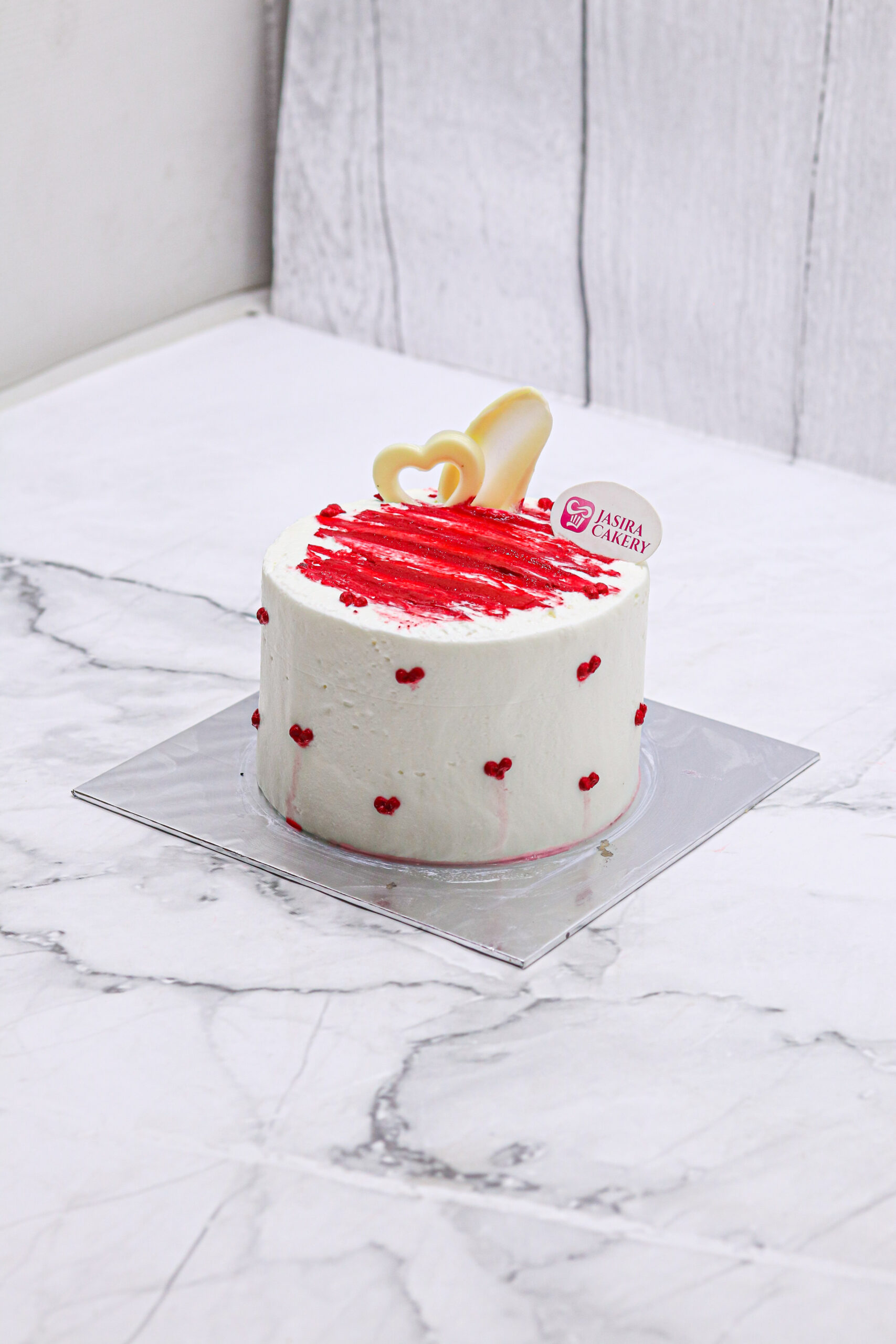 Merah Love 12 cm by Jasira Cakery