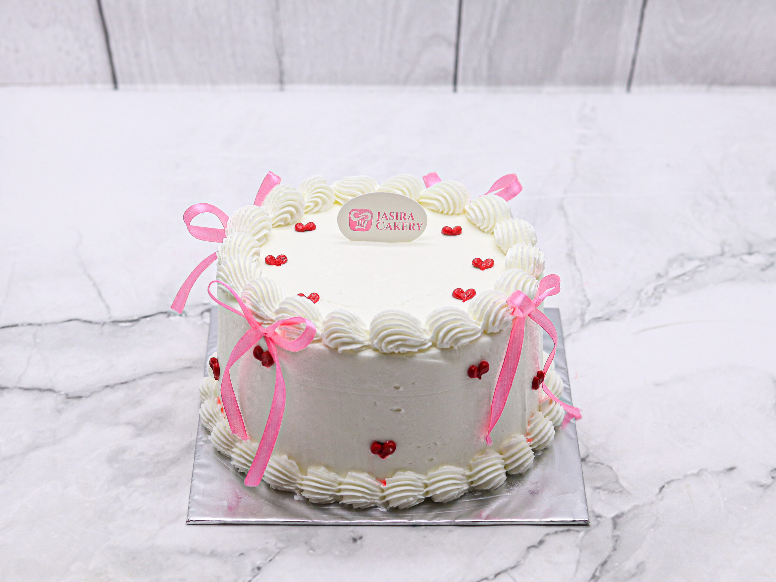 White Love 16 cm by Jasira Cakery - Gambar 4