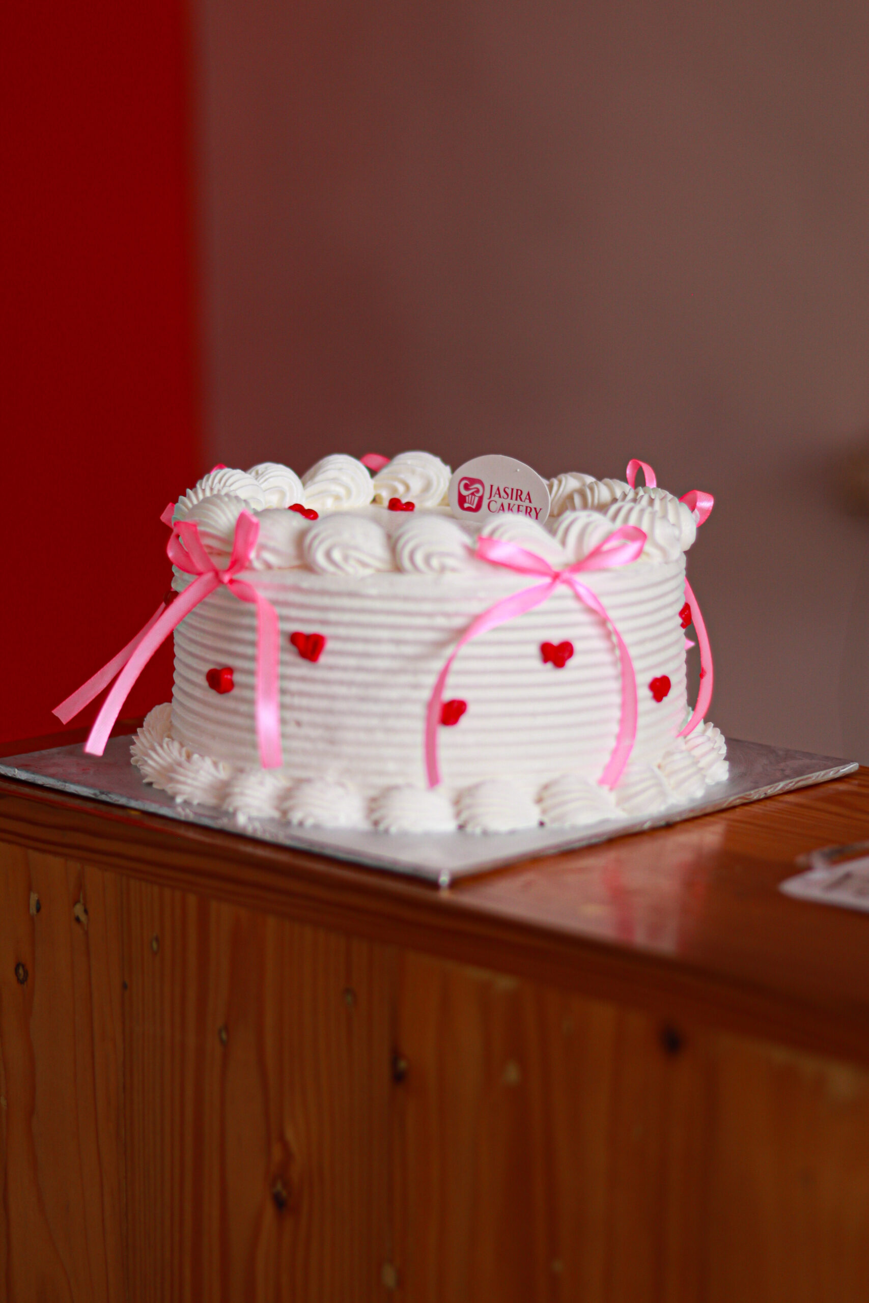 White Love 18cm by Jasira Cakery - Gambar 4