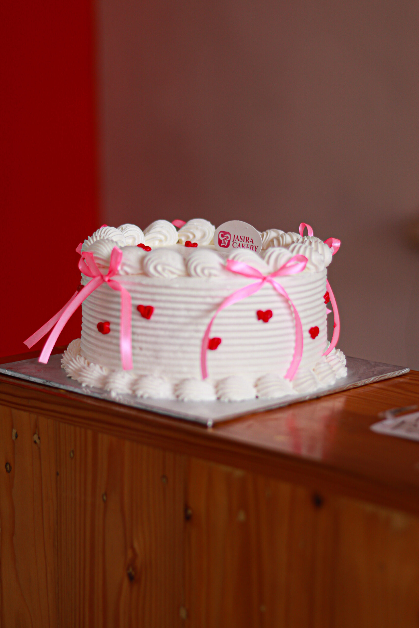 White Love 18cm by Jasira Cakery - Gambar 2